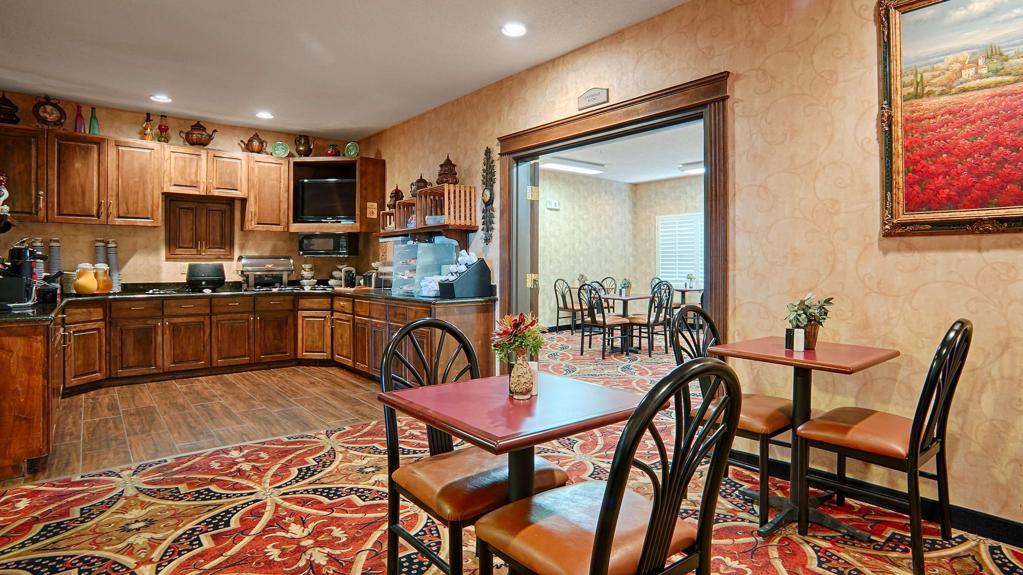 Western Southpark & Hotel 3*