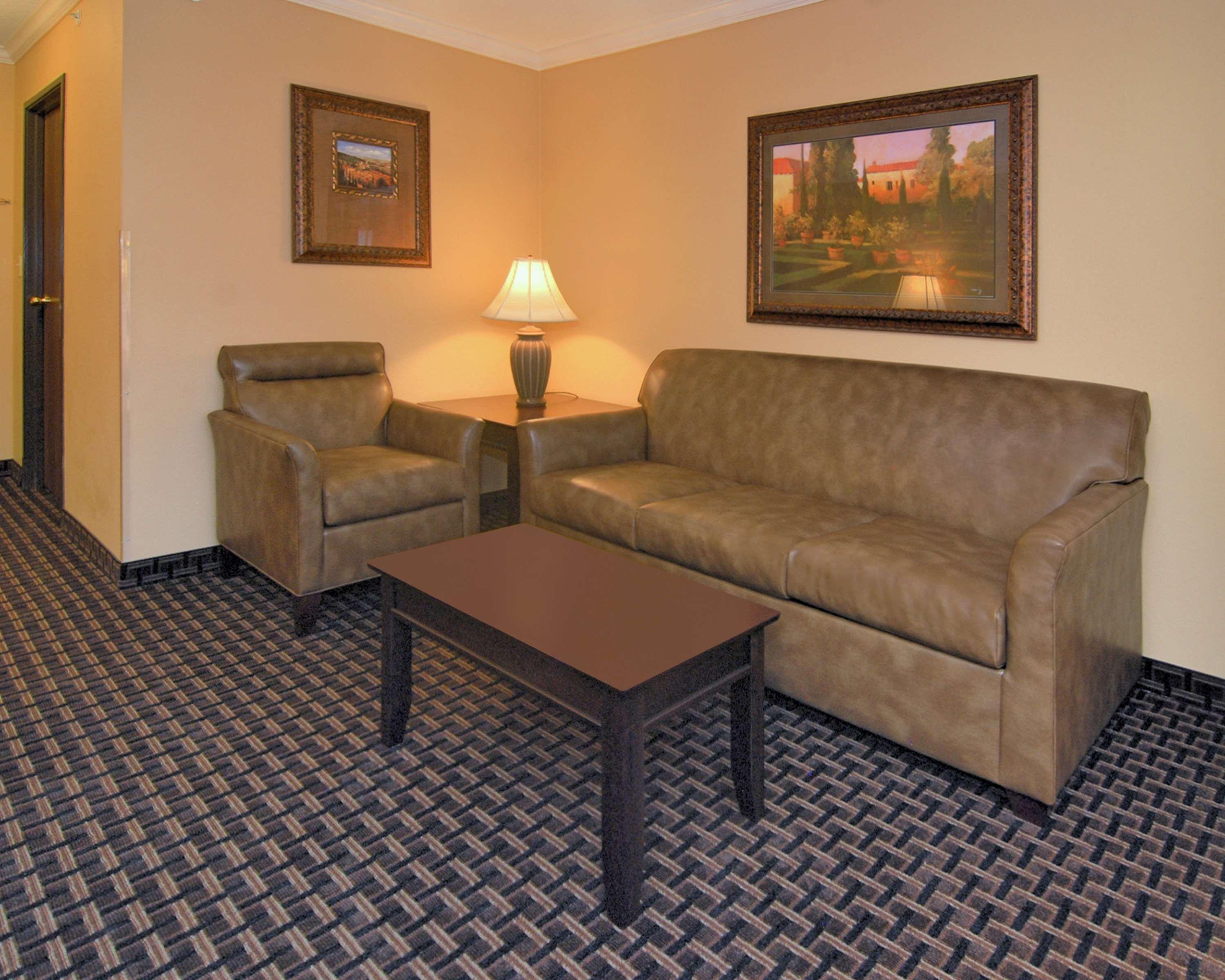 Western Southpark Inn&suites Hotel 3*