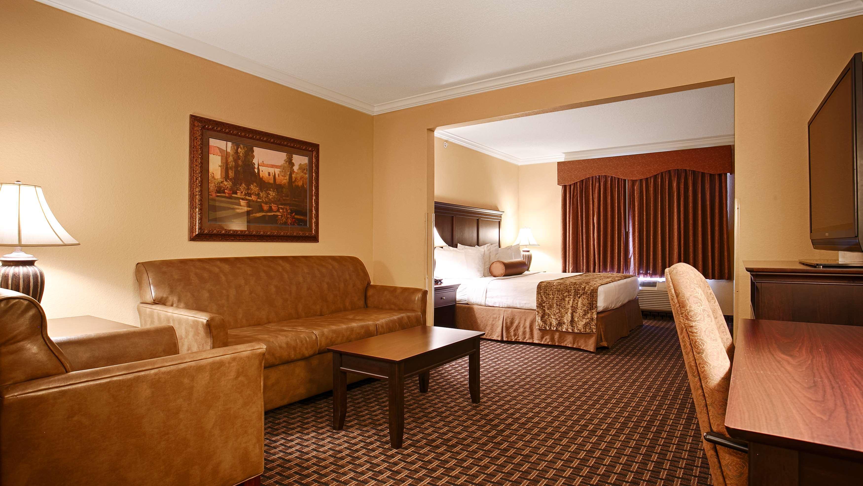Western Southpark Inn&suites 3*