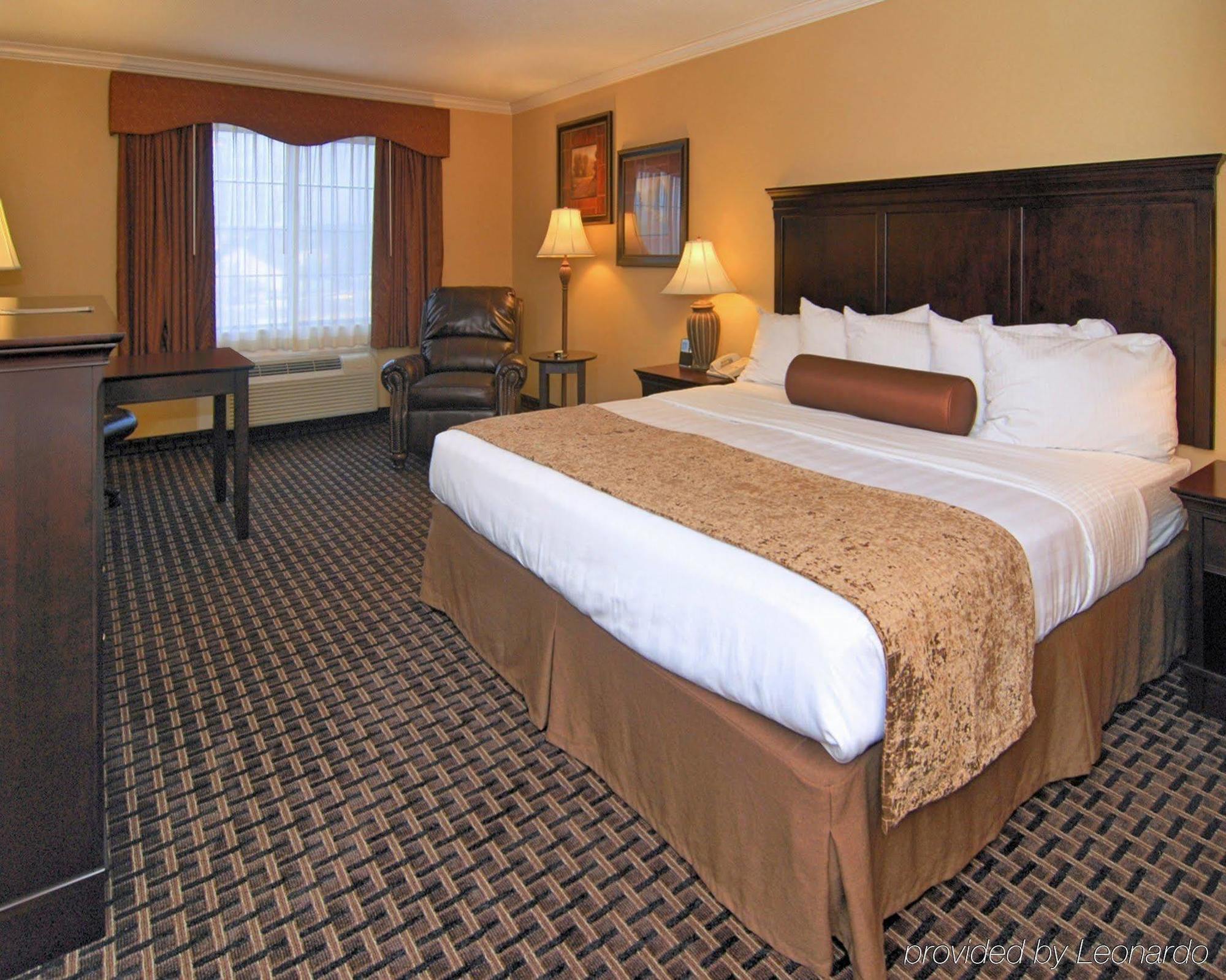 Western Southpark Inn&suites